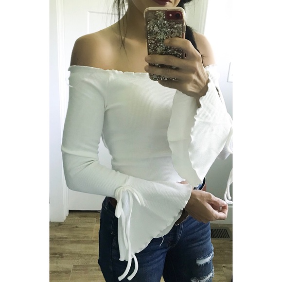 ribbed off shoulder bell sleeve crop top - Picture 2 of 7